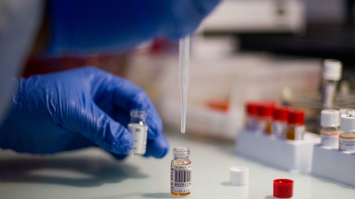 Čínská vakcína od Sinopharmu má účinnost 86 procent, tvrdí emiráty po testech